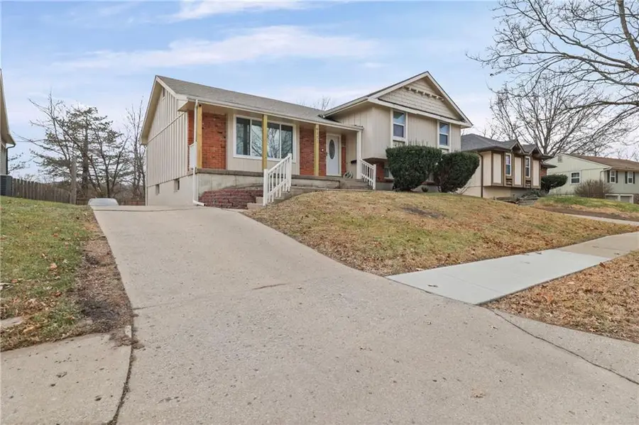 6201 E 140th Place, Grandview, MO 64030 - Image #2