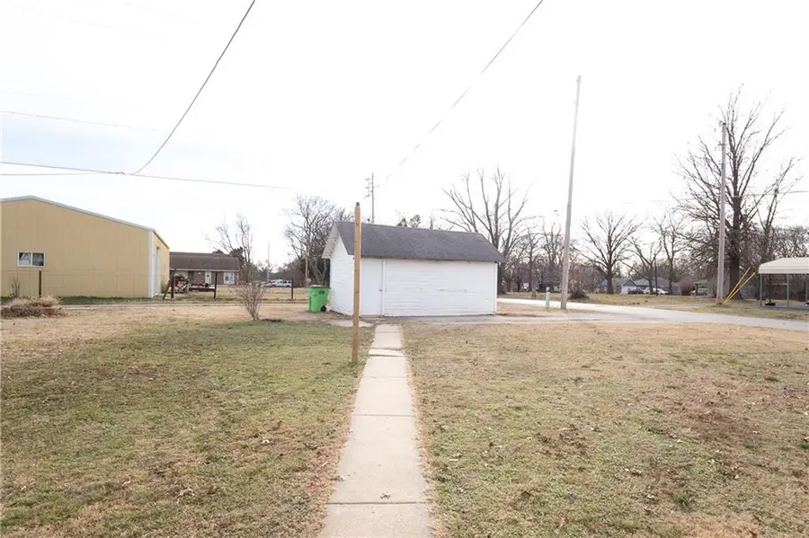 803 E 6th Street, Cherryvale, KS 67335 - Image #2