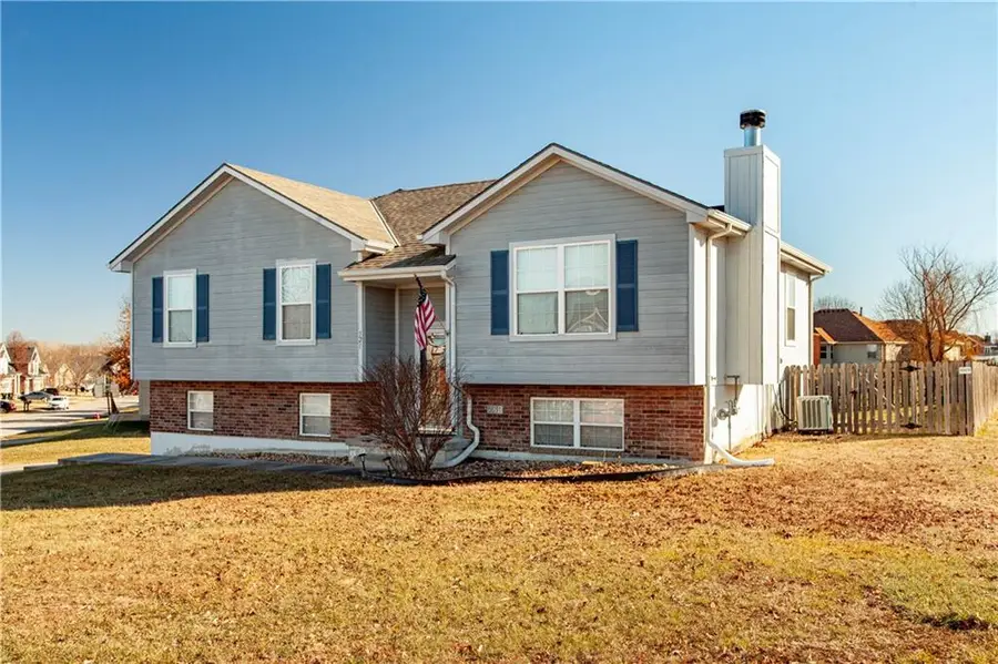 521 SW Lakeview Drive, Grain Valley, MO 64029 - Image #3