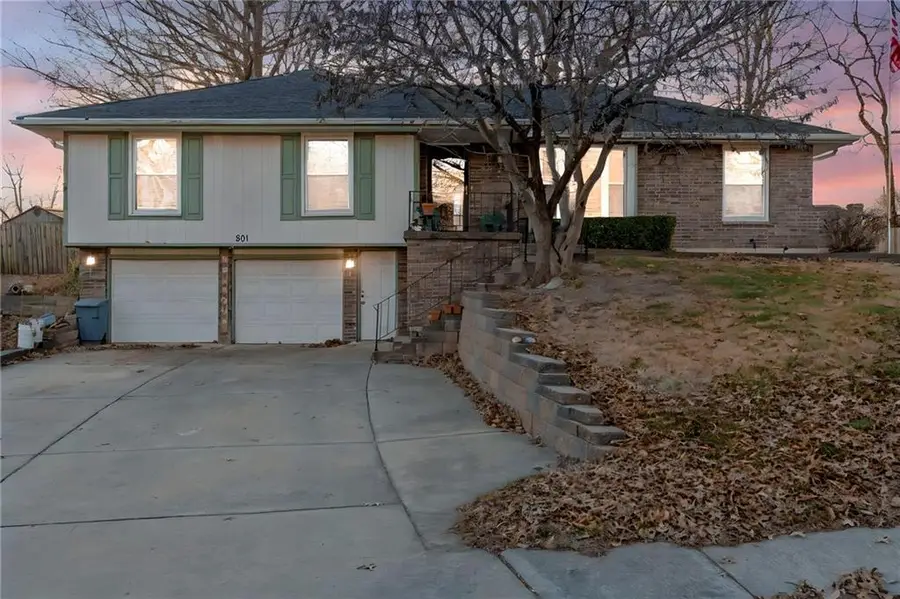 801 NE 73rd Place, Gladstone, MO 64118 - Image #2