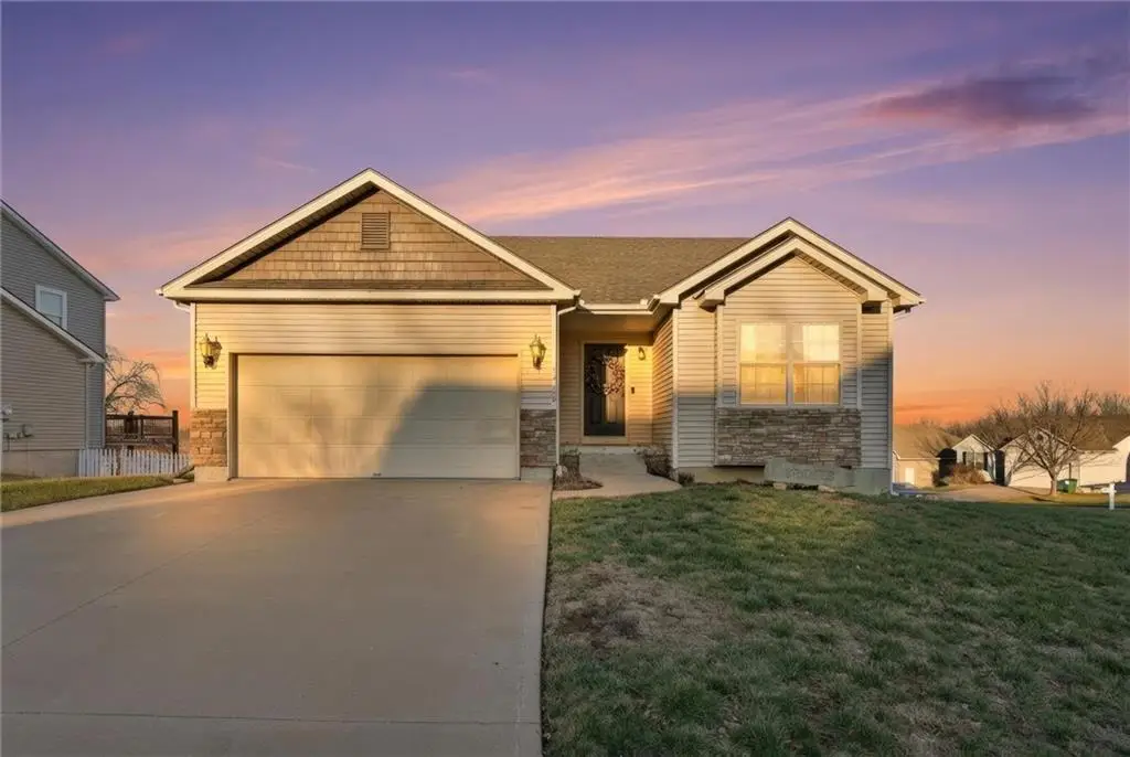 12945 NW Hawthorne Drive, Platte City, MO 64079 - Image #1