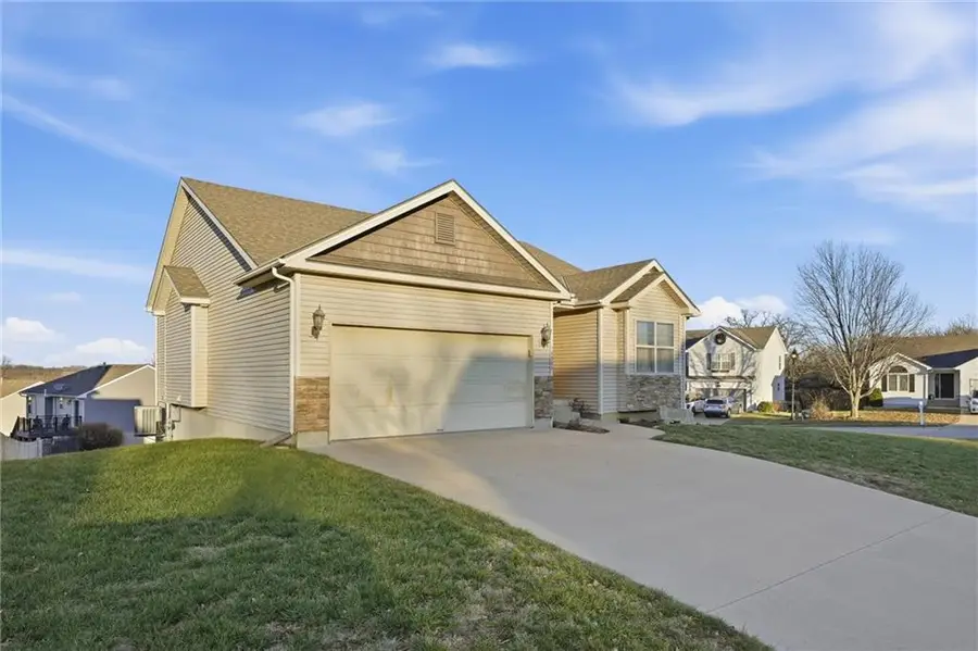 12945 NW Hawthorne Drive, Platte City, MO 64079 - Image #3