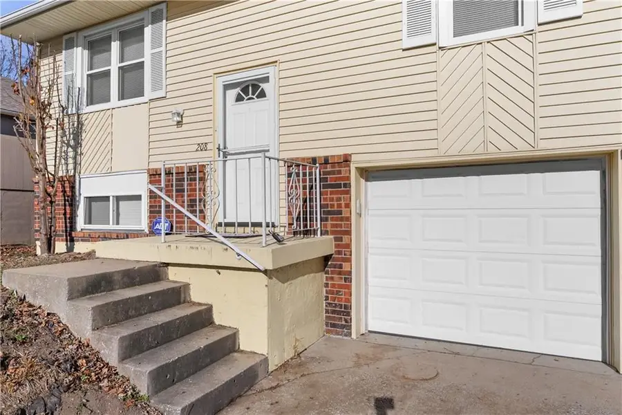 208 Manor Lane, Buckner, MO 64016 - Image #2