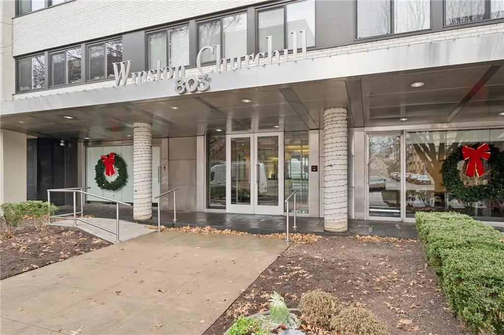 803 W 48th Street #402, Kansas City, MO 64112 - Image #1