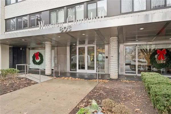 803 W 48th Street #402, Kansas City, MO 64112