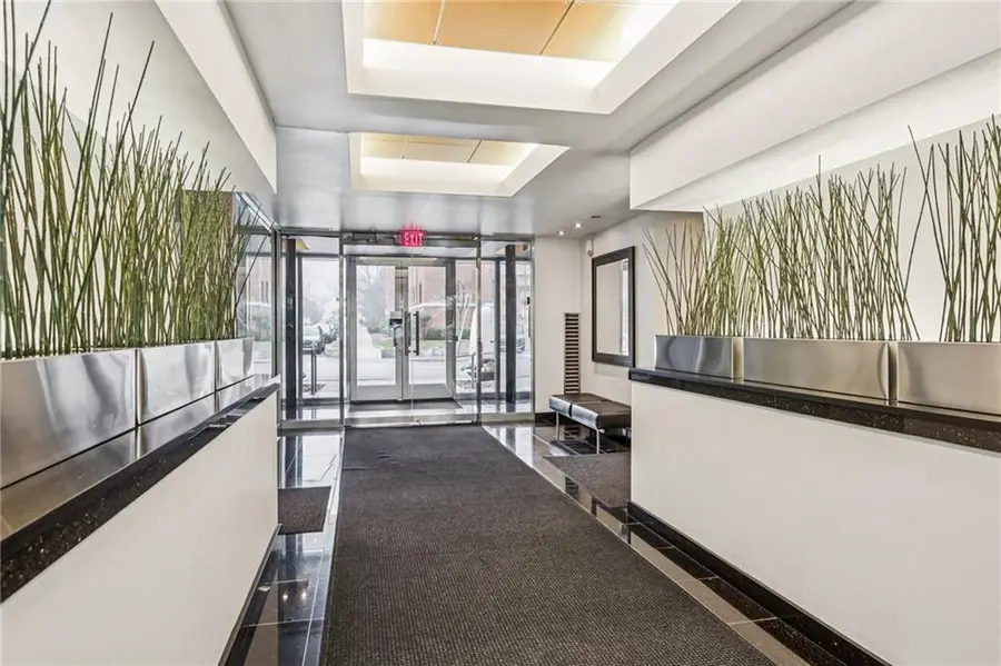 803 W 48th Street #402, Kansas City, MO 64112 - Image #3