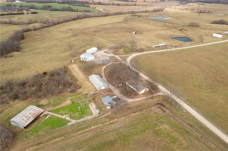 64 Sw 401st Road, Centerview, MO 64019 - Image #2