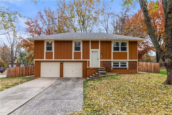 2608 SW Shamrock Drive, Blue Springs, MO 64014