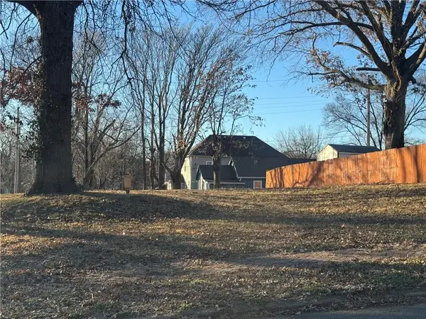 611 N 8th Street, Leavenworth, KS 66048