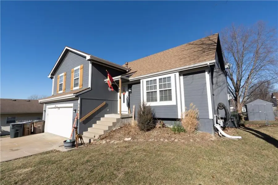 320 Shenandoah Drive, Raymore, MO 64083 - Image #2