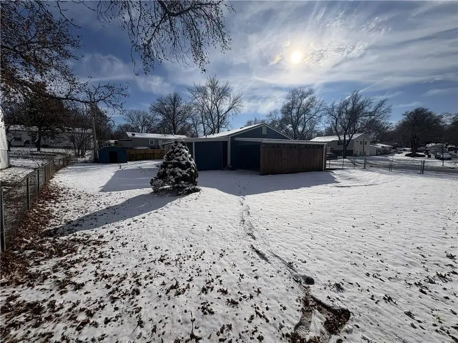 15211 Bellaire Avenue, Grandview, MO 64030 - Image #2