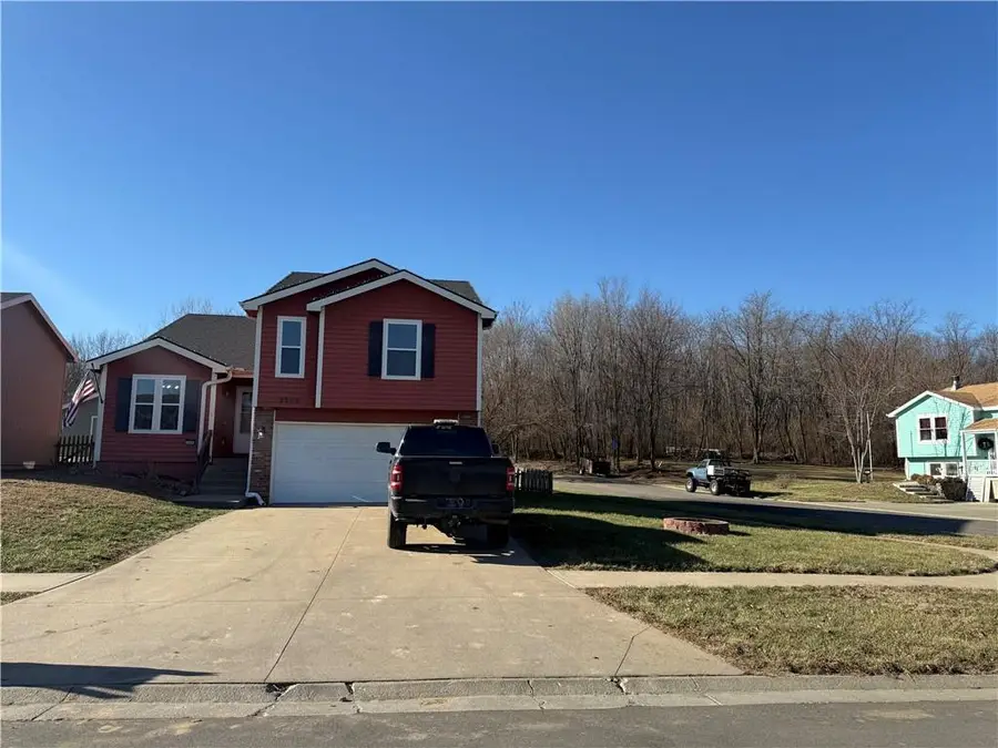 2202 Meadow Trail, Saint Joseph, MO 64503 - Image #2