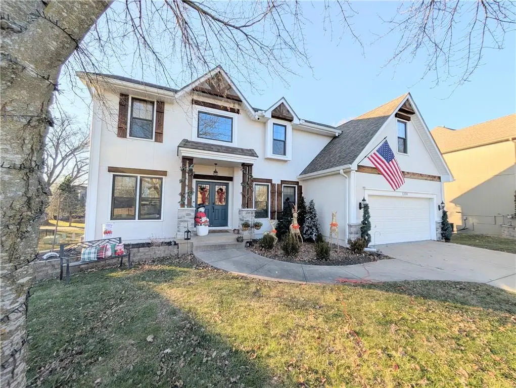 1304 Surrey Trace Road, Lees Summit, MO 64081 - #1