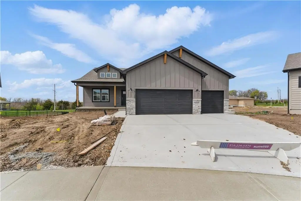 11119 N Crescent Court, Kansas City, MO 64157 - Image #1