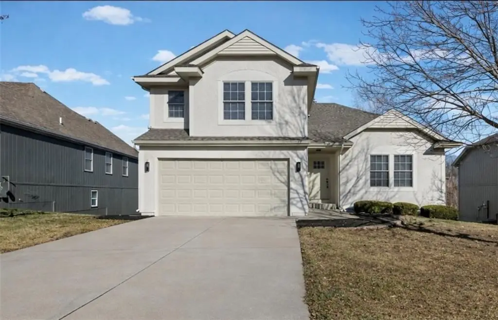 13704 Berger Avenue, Bonner Springs, KS 66012 - Image #1