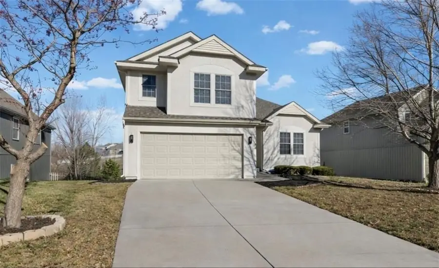 13704 Berger Avenue, Bonner Springs, KS 66012 - Image #2