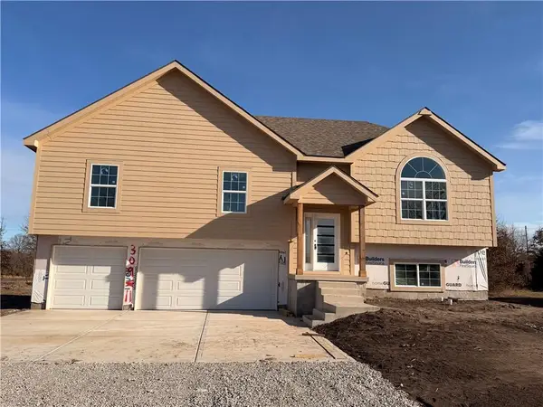 309 NE 51 Road, Warrensburg, MO 64093