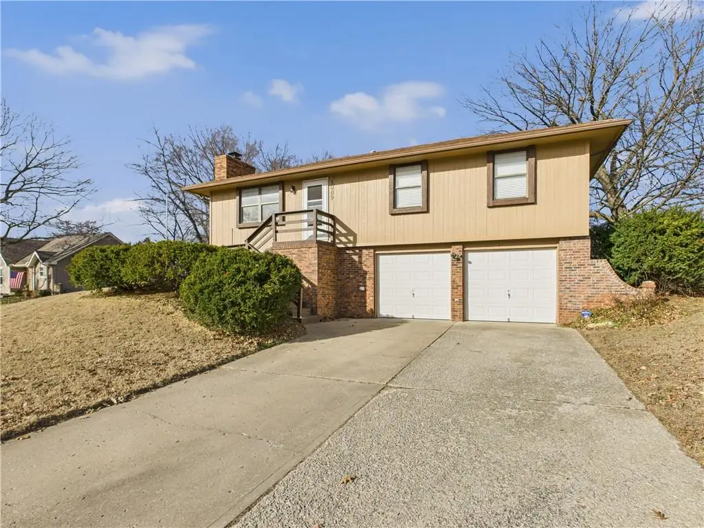 1009 Walnut Lane, Warrensburg, MO 64093 - Image #1