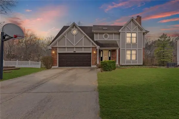 1300 NW Timber Oak Drive, Blue Springs, MO 64015