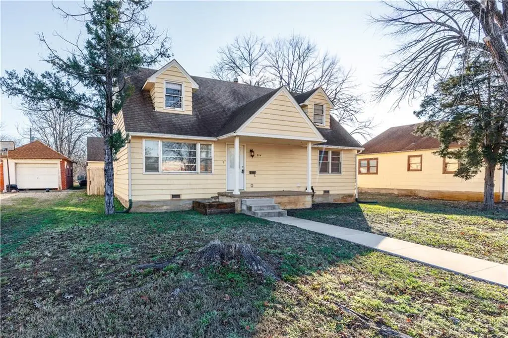 214 N 8th Street, Fredonia, KS 66736 - #1