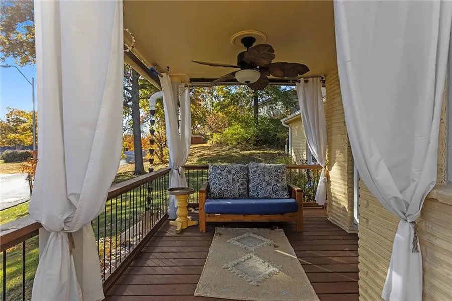 6204 N Robinhood Lane, Kansas City, MO 64151 - Image #3