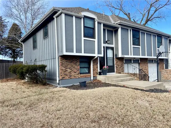 10186 Haskins Street, Lenexa, KS 66215