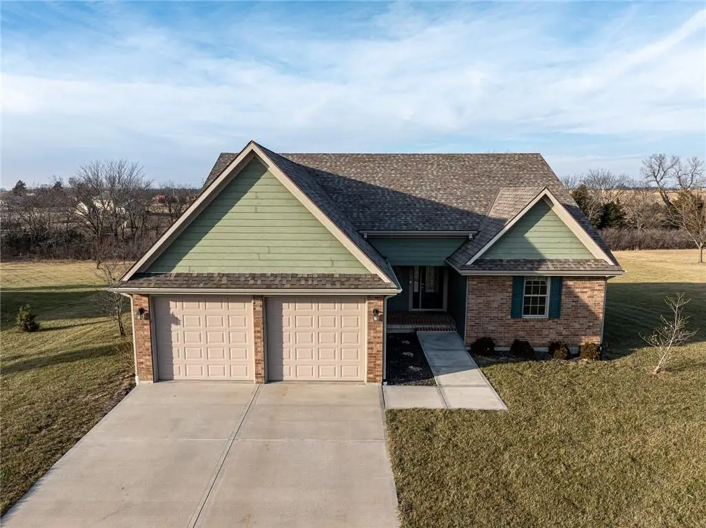 21648 W Limestone Ridge W, Paola, KS 66071 - Image #1