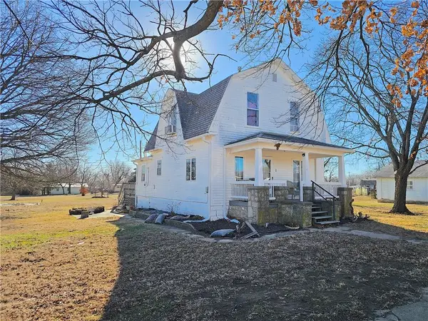 304 W 13th Avenue, Garnett, KS 66032