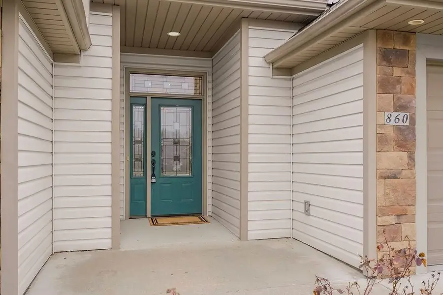 860 Meadowlark Court, Lansing, KS 66043 - Image #2
