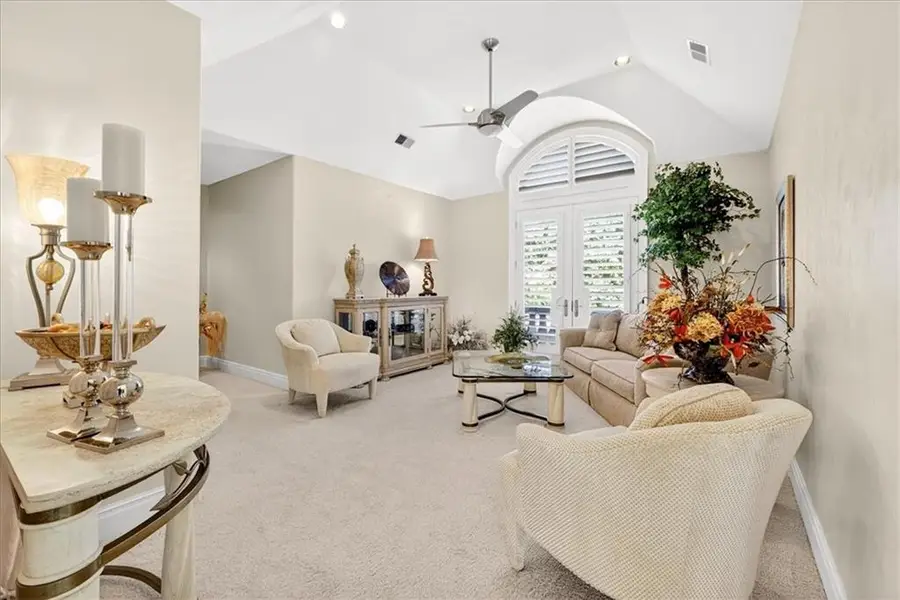 6006 West Shore Court, Parkville, MO 64152 - #3