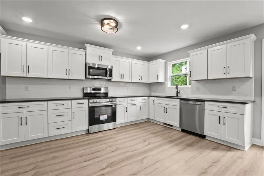 11222 N Oak Trafficway, Kansas City, MO 64155 - Image #3