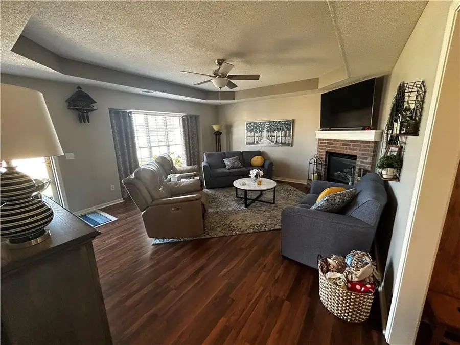 812 Cypress Court, Raymore, MO 64083 - Image #3