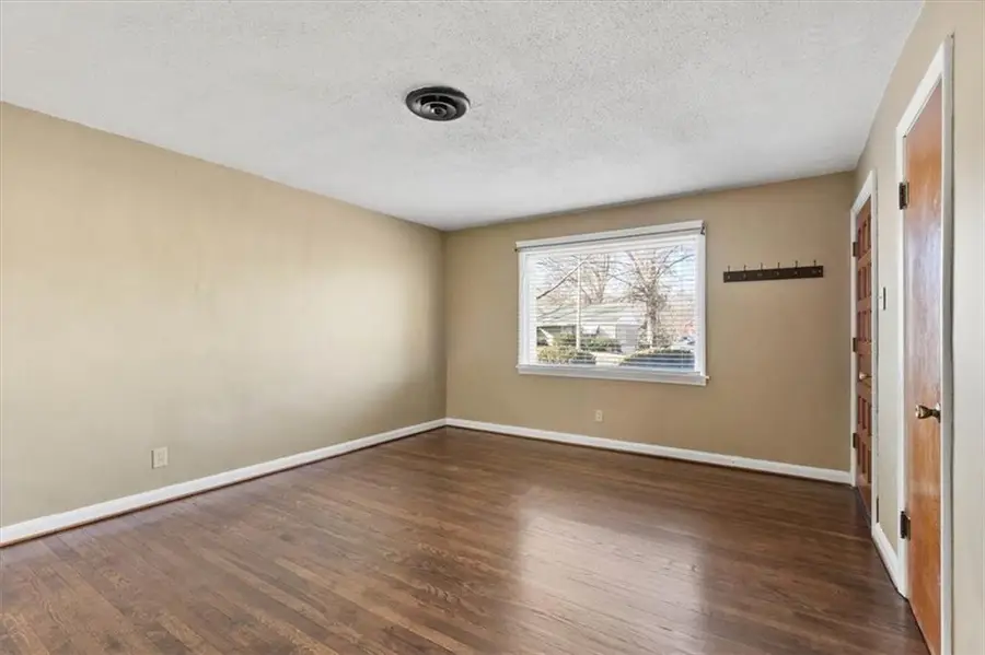 2319 S Cedar Avenue, Independence, MO 64052 - Image #3