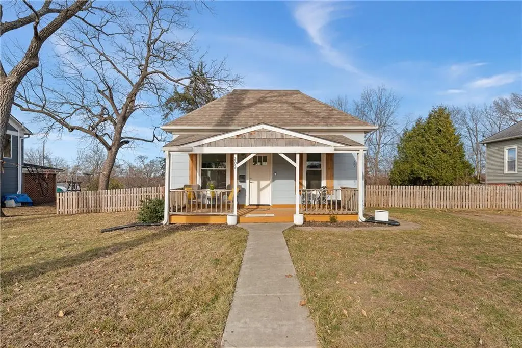 202 Tower Street, Paola, KS 66071 - Image #1