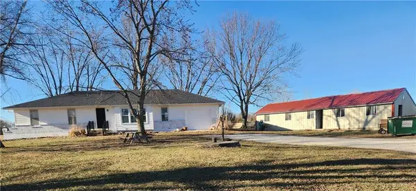 29002 E State Route B Highway, Archie, MO 64725