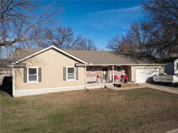 704 Oakwood Street, Harrisonville, MO 64701