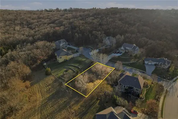 1828 Edgewood Court, Leavenworth, KS 66048