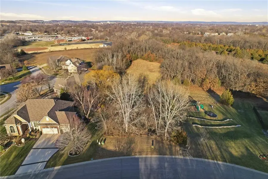 1828 Edgewood Court, Leavenworth, KS 66048 - Image #3