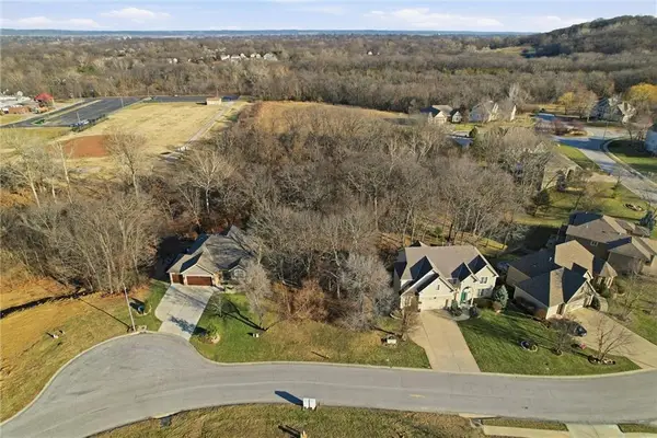 1934 Edgewood Drive, Leavenworth, KS 66048