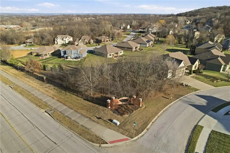 1946 Woodridge Drive, Leavenworth, KS 66048 - Image #2