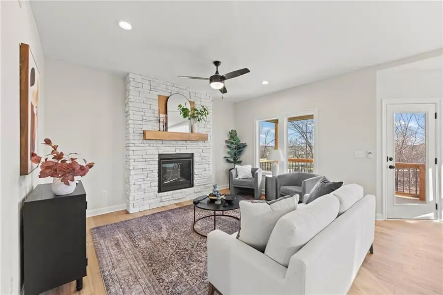 20703 Emerald Street, Spring Hill, KS 66083 - Image #3