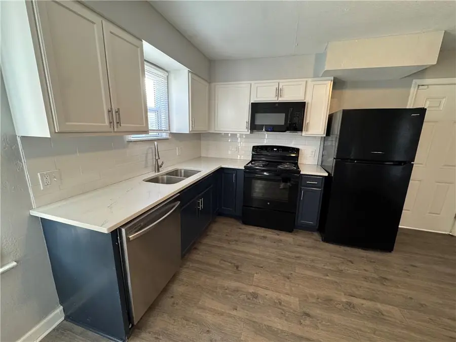 446 Montgall Avenue, Kansas City, MO 64124 - #3