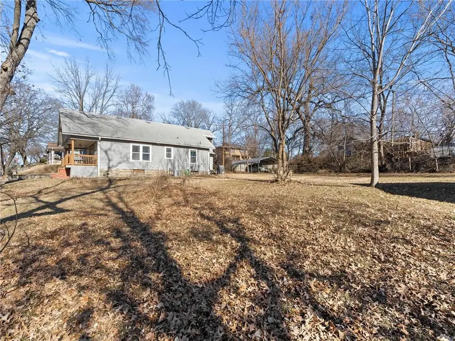 447 N Hardesty Avenue, Kansas City, MO 64123 - #2