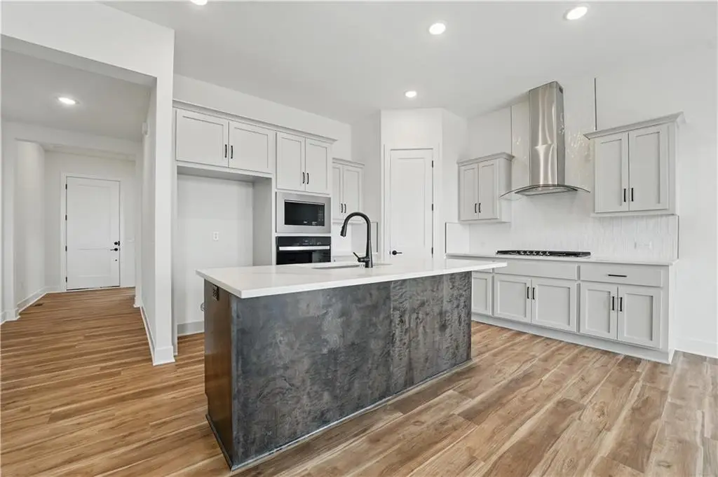 1432 N 162nd Terrace E, Basehor, KS 66007 - Image #1