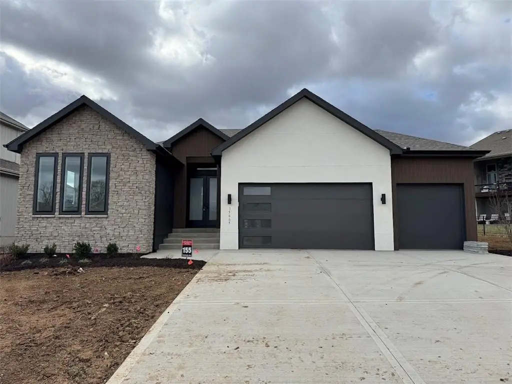 15665 W 165th Street, Olathe, KS 66062 - Image #1