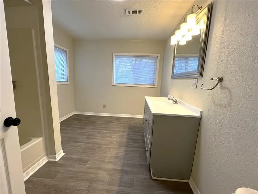 726 E 4th Street, Sedalia, MO 65301 - Image #3