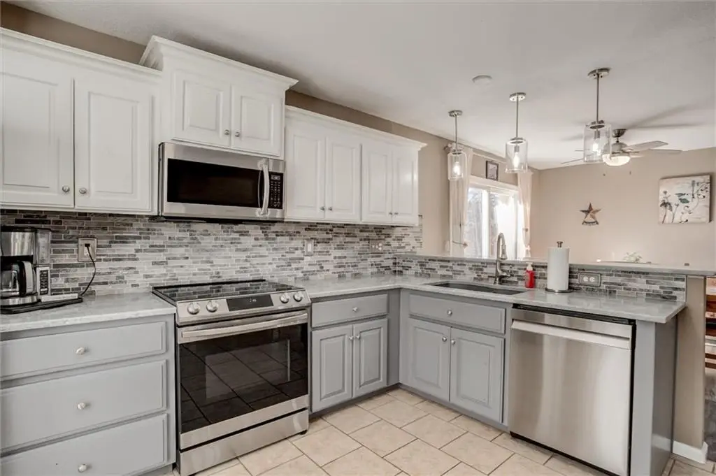 918 S 17th Street, Leavenworth, KS 66048 - #1