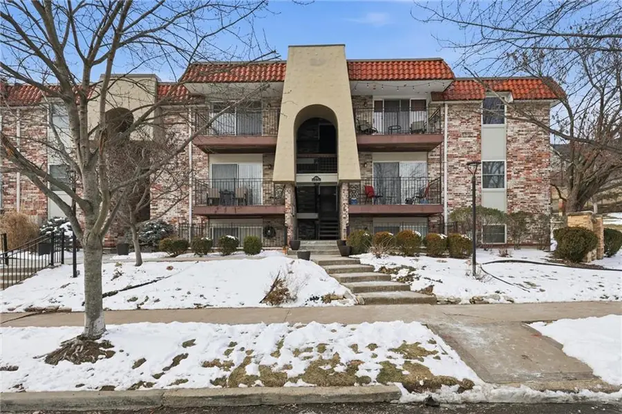 5000 Baltimore Avenue #301, Kansas City, MO 64112 - Image #2