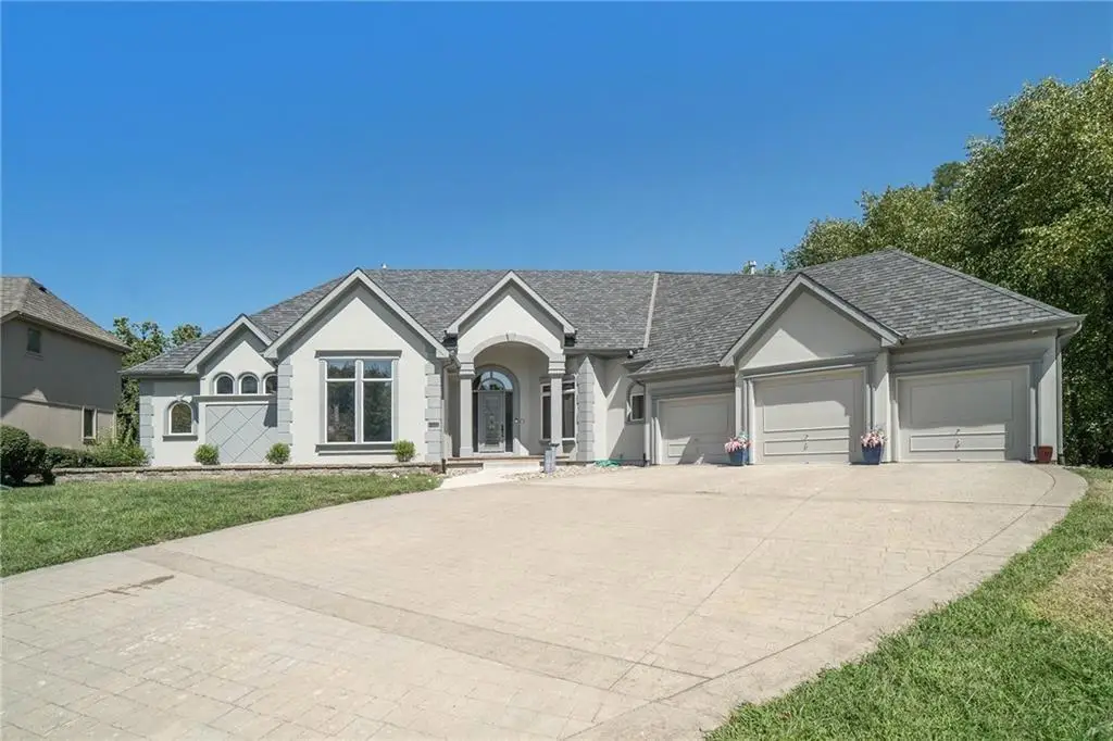 5907 N Cosby Avenue, Kansas City, MO 64151 - Image #1