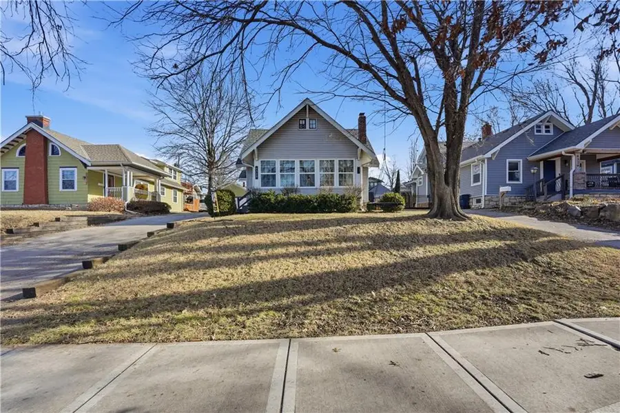 6325 Baltimore Avenue, Kansas City, MO 64113 - Image #2